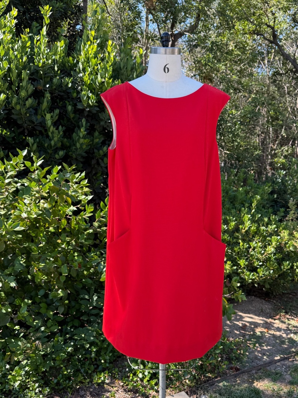 Kate Spade New York "Sallie" sleeveless shift with pockets - size 14